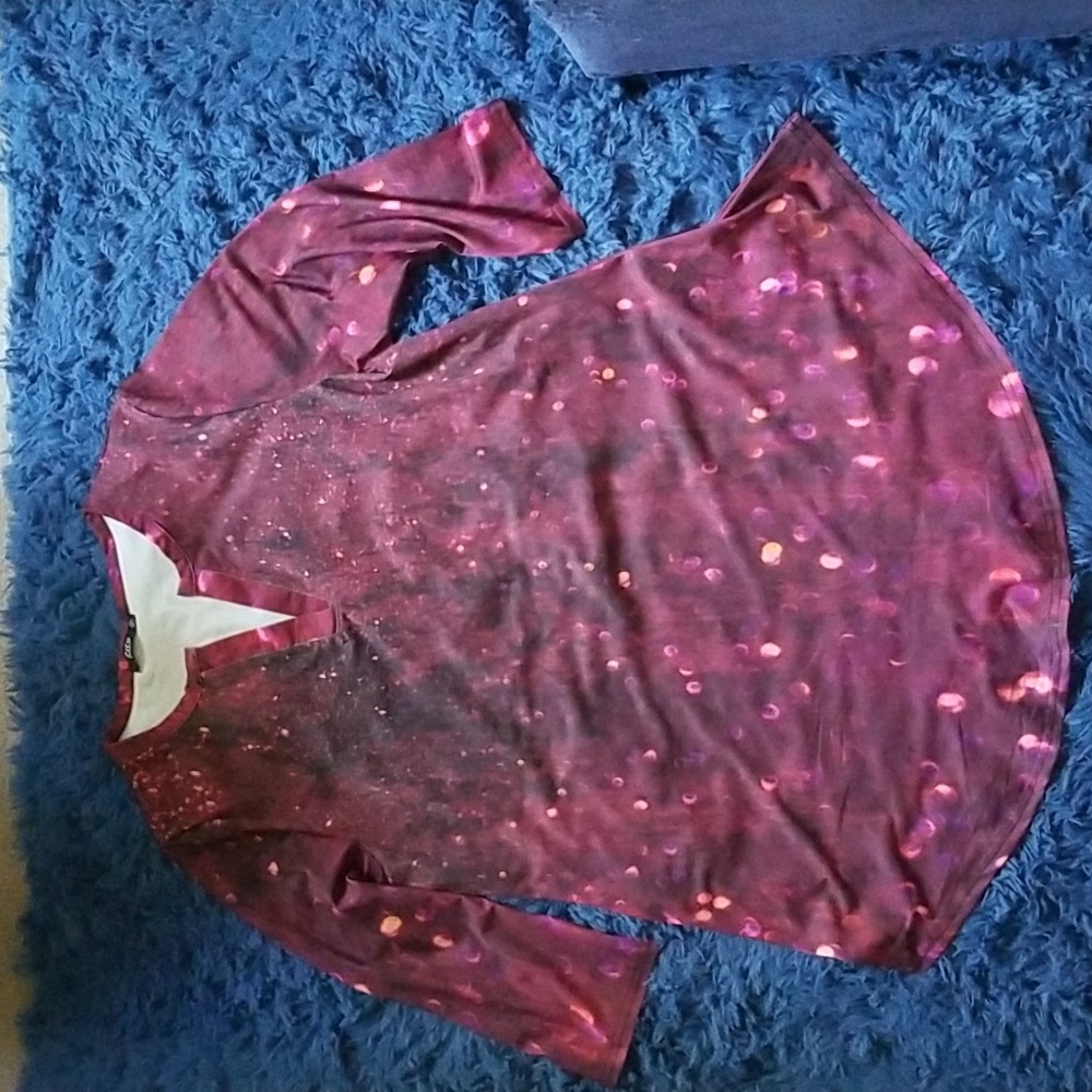 Beautiful poly/spandex blouse